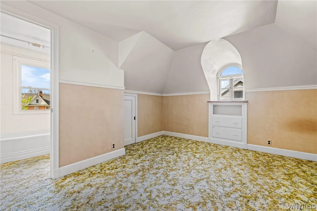 178 Deerhurst Park Boulevard, Tonawanda, New York, Tonawanda, New York 14217, 4 Bedroom Bedrooms, 10 Room Rooms,2 BathroomBathrooms,Residential,For Sale,178 Deerhurst Park Boulevard, Tonawanda, New York ,0,B1724046
