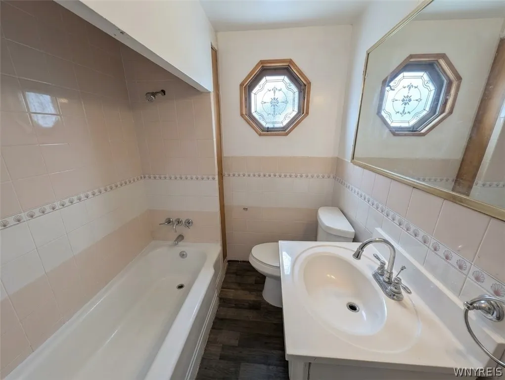 129 Clarence Avenue, Buffalo, New York 14215, Buffalo, New York 14215, 4 Bedroom Bedrooms, 8 Room Rooms,1 BathroomBathrooms,Residential,For Sale,129 Clarence Avenue, Buffalo, New York 14215,0,B1724831