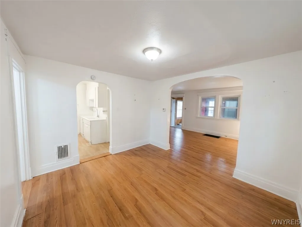 129 Clarence Avenue, Buffalo, New York 14215, Buffalo, New York 14215, 4 Bedroom Bedrooms, 8 Room Rooms,1 BathroomBathrooms,Residential,For Sale,129 Clarence Avenue, Buffalo, New York 14215,0,B1724831