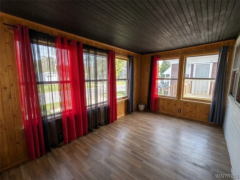 129 Clarence Avenue, Buffalo, New York 14215, Buffalo, New York 14215, 4 Bedroom Bedrooms, 8 Room Rooms,1 BathroomBathrooms,Residential,For Sale,129 Clarence Avenue, Buffalo, New York 14215,0,B1724831