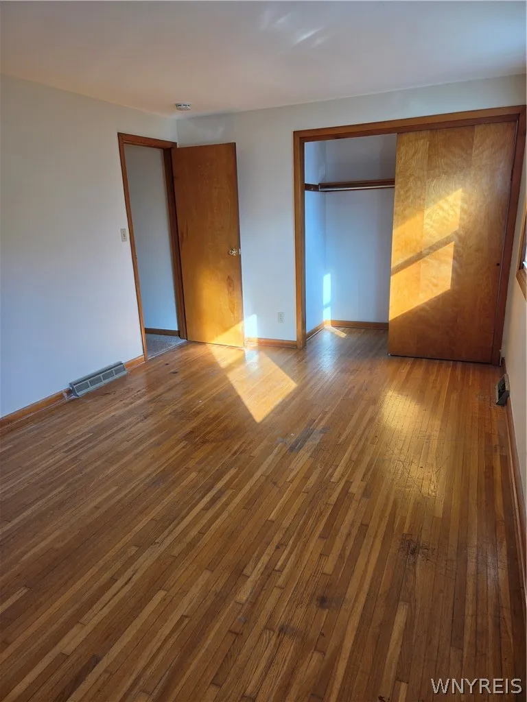 Shows Huge closet