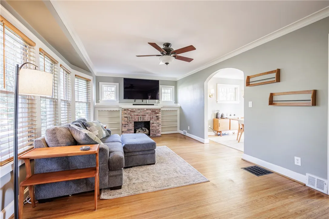 3284 Culver Road, Irondequoit, New York 14622, Irondequoit, New York 14622, 3 Bedroom Bedrooms, 8 Room Rooms,1 BathroomBathrooms,Residential,For Sale,3284 Culver Road, Irondequoit, New York 14622,0,R1722669