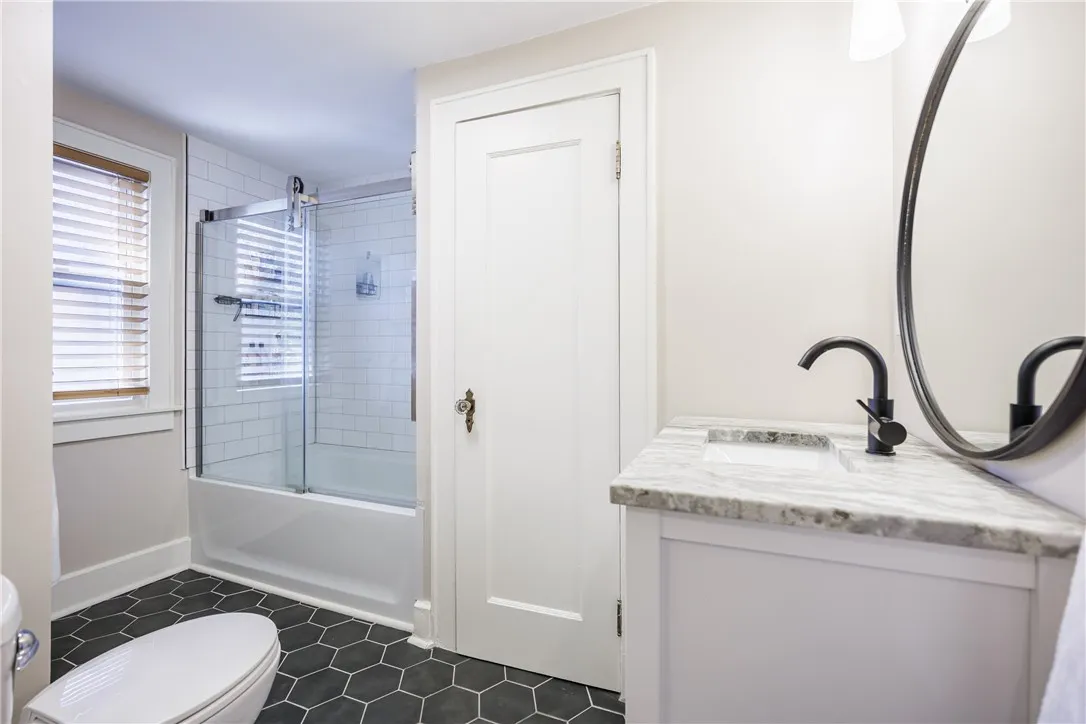 3284 Culver Road, Irondequoit, New York 14622, Irondequoit, New York 14622, 3 Bedroom Bedrooms, 8 Room Rooms,1 BathroomBathrooms,Residential,For Sale,3284 Culver Road, Irondequoit, New York 14622,0,R1722669