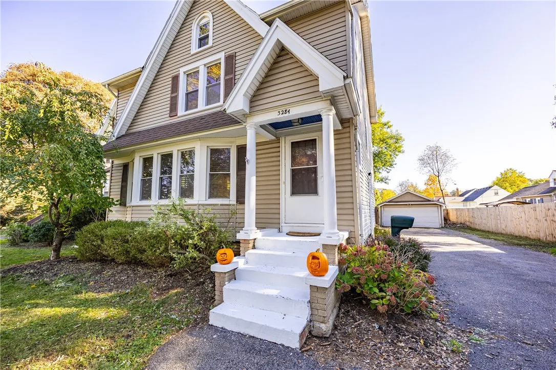 3284 Culver Road, Irondequoit, New York 14622, Irondequoit, New York 14622, 3 Bedroom Bedrooms, 8 Room Rooms,1 BathroomBathrooms,Residential,For Sale,3284 Culver Road, Irondequoit, New York 14622,0,R1722669