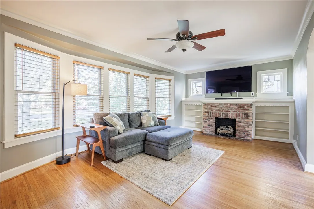 3284 Culver Road, Irondequoit, New York 14622, Irondequoit, New York 14622, 3 Bedroom Bedrooms, 8 Room Rooms,1 BathroomBathrooms,Residential,For Sale,3284 Culver Road, Irondequoit, New York 14622,0,R1722669