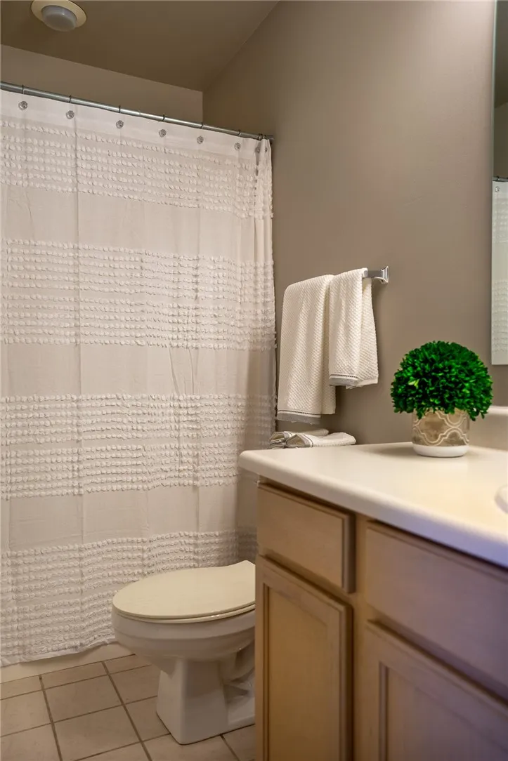 Full bathroom with combination tub/shower