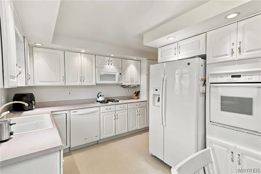 382 Allenhurst Road, Amherst, New York 14226, Amherst, New York 14226, 3 Bedroom Bedrooms, 7 Room Rooms,1 BathroomBathrooms,Residential,For Sale,382 Allenhurst Road, Amherst, New York 14226,0,B1725042