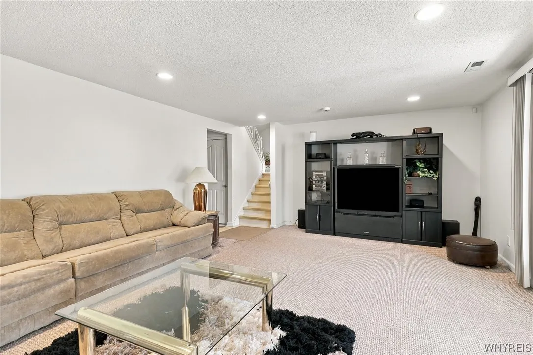 382 Allenhurst Road, Amherst, New York 14226, Amherst, New York 14226, 3 Bedroom Bedrooms, 7 Room Rooms,1 BathroomBathrooms,Residential,For Sale,382 Allenhurst Road, Amherst, New York 14226,0,B1725042