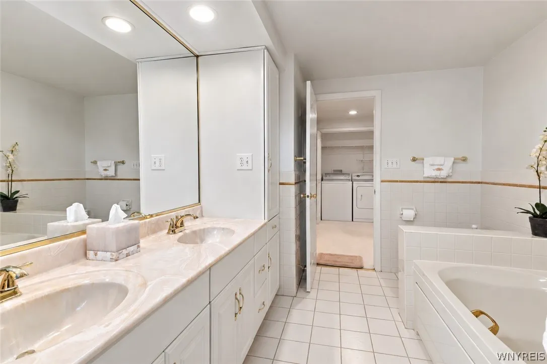 382 Allenhurst Road, Amherst, New York 14226, Amherst, New York 14226, 3 Bedroom Bedrooms, 7 Room Rooms,1 BathroomBathrooms,Residential,For Sale,382 Allenhurst Road, Amherst, New York 14226,0,B1725042