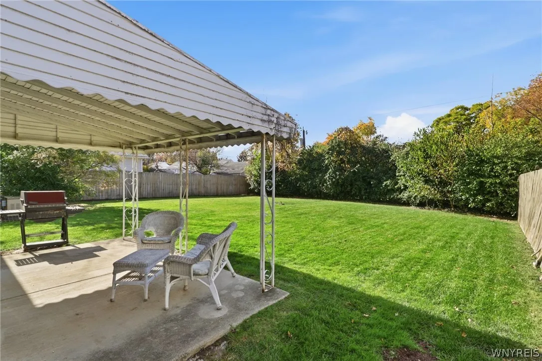 382 Allenhurst Road, Amherst, New York 14226, Amherst, New York 14226, 3 Bedroom Bedrooms, 7 Room Rooms,1 BathroomBathrooms,Residential,For Sale,382 Allenhurst Road, Amherst, New York 14226,0,B1725042