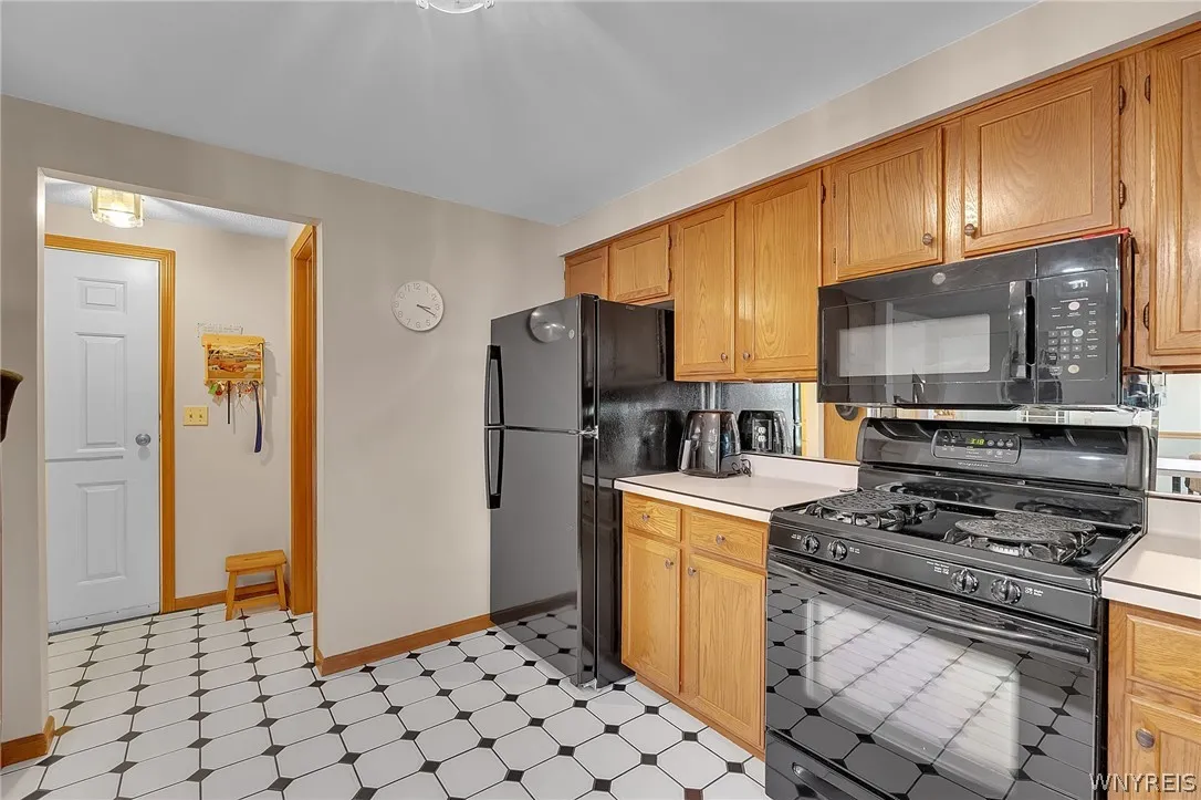 15 In The Woods Lane, West Seneca, New York 14224, West Seneca, New York 14224, 2 Bedroom Bedrooms, 6 Room Rooms,1 BathroomBathrooms,Residential,For Sale,15 In The Woods Lane, West Seneca, New York 14224,0,B1725025