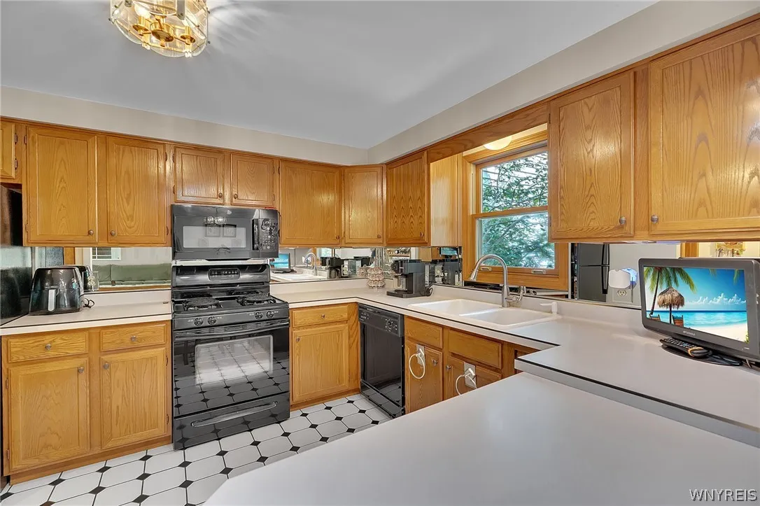 15 In The Woods Lane, West Seneca, New York 14224, West Seneca, New York 14224, 2 Bedroom Bedrooms, 6 Room Rooms,1 BathroomBathrooms,Residential,For Sale,15 In The Woods Lane, West Seneca, New York 14224,0,B1724986