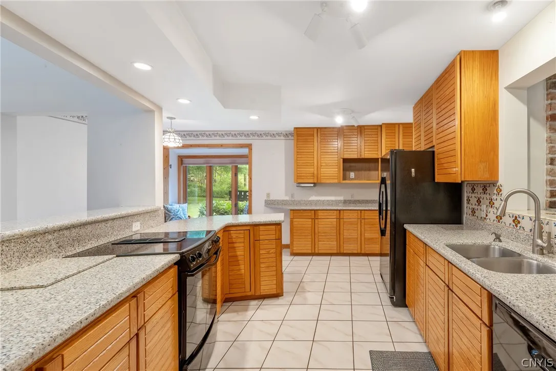 19 River Runne, Schroeppel, New York 13132, Schroeppel, New York 13132, 4 Bedroom Bedrooms, 8 Room Rooms,2 BathroomBathrooms,Residential,For Sale,19 River Runne, Schroeppel, New York 13132,0,S1725024