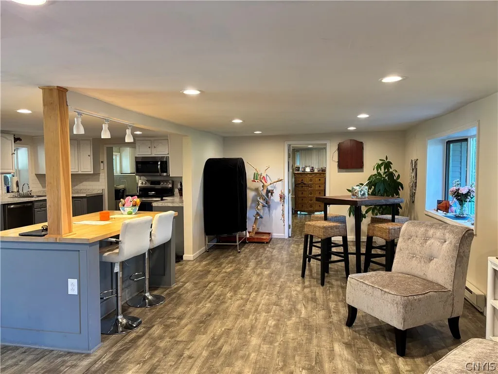 Kitchen/Dining area