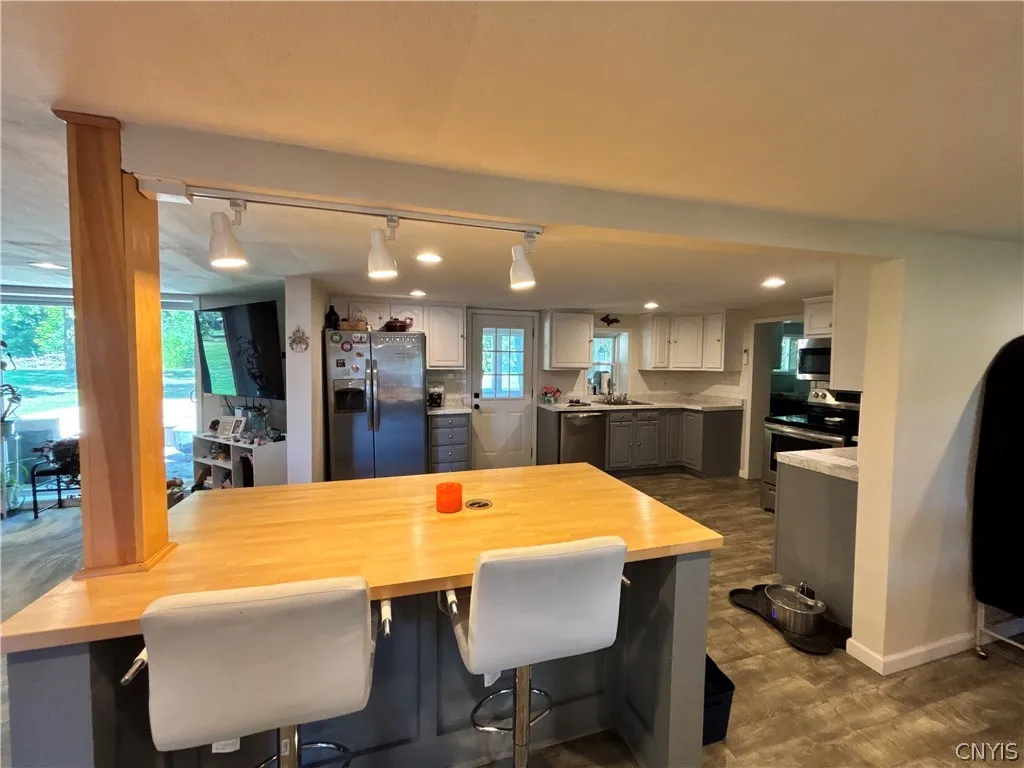 Breakfast bar