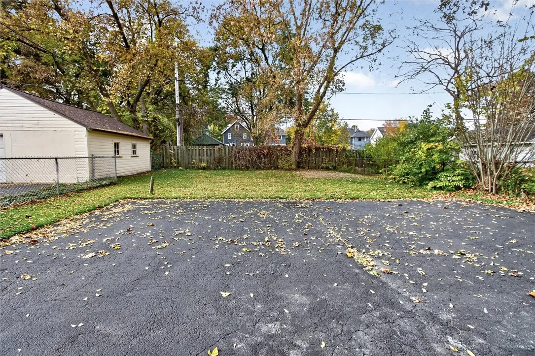 105 Floverton Street, Rochester, New York 14610, Rochester, New York 14610, 3 Bedroom Bedrooms, 7 Room Rooms,1 BathroomBathrooms,Residential,For Sale,105 Floverton Street, Rochester, New York 14610,0,R1725275