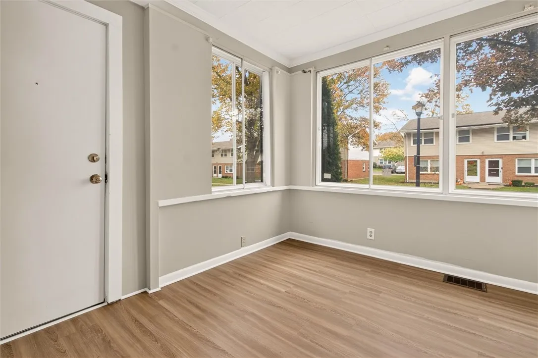 105 Floverton Street, Rochester, New York 14610, Rochester, New York 14610, 3 Bedroom Bedrooms, 7 Room Rooms,1 BathroomBathrooms,Residential,For Sale,105 Floverton Street, Rochester, New York 14610,0,R1725275