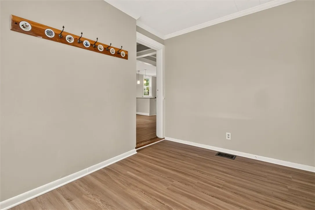 105 Floverton Street, Rochester, New York 14610, Rochester, New York 14610, 3 Bedroom Bedrooms, 7 Room Rooms,1 BathroomBathrooms,Residential,For Sale,105 Floverton Street, Rochester, New York 14610,0,R1725275