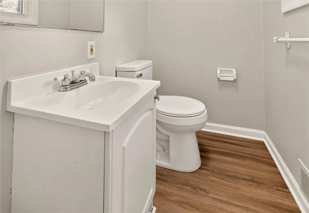105 Floverton Street, Rochester, New York 14610, Rochester, New York 14610, 3 Bedroom Bedrooms, 7 Room Rooms,1 BathroomBathrooms,Residential,For Sale,105 Floverton Street, Rochester, New York 14610,0,R1725275