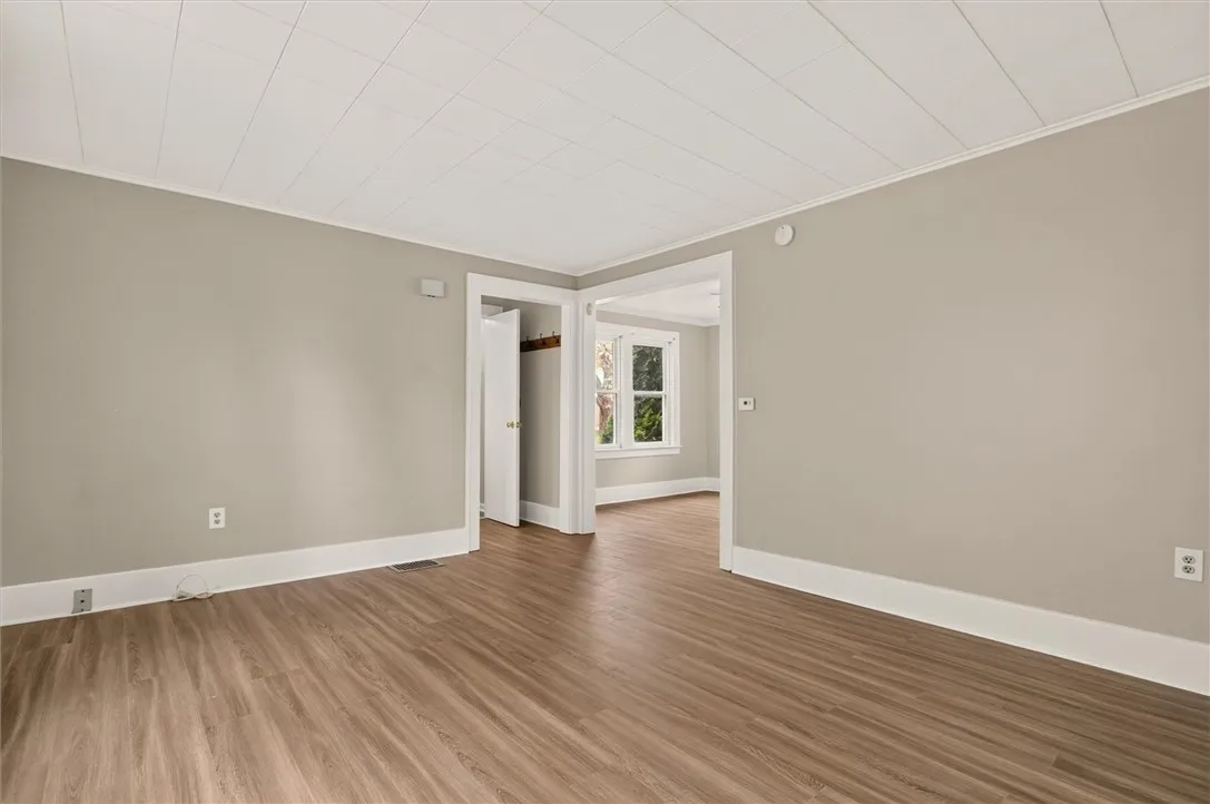 105 Floverton Street, Rochester, New York 14610, Rochester, New York 14610, 3 Bedroom Bedrooms, 7 Room Rooms,1 BathroomBathrooms,Residential,For Sale,105 Floverton Street, Rochester, New York 14610,0,R1725275
