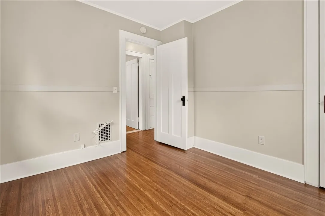 105 Floverton Street, Rochester, New York 14610, Rochester, New York 14610, 3 Bedroom Bedrooms, 7 Room Rooms,1 BathroomBathrooms,Residential,For Sale,105 Floverton Street, Rochester, New York 14610,0,R1725275
