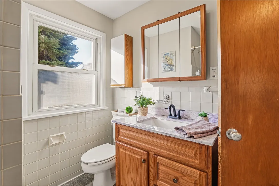 100 Scholfield Road West, Irondequoit, New York 14, Irondequoit, New York 14617, 3 Bedroom Bedrooms, 5 Room Rooms,1 BathroomBathrooms,Residential,For Sale,100 Scholfield Road West, Irondequoit, New York 14,0,R1725158