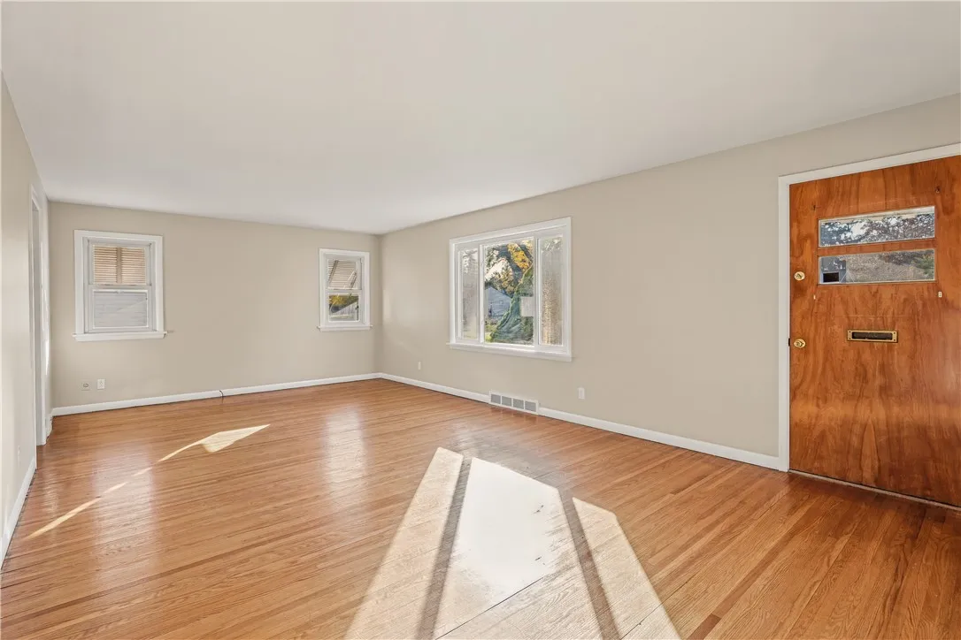 100 Scholfield Road West, Irondequoit, New York 14, Irondequoit, New York 14617, 3 Bedroom Bedrooms, 5 Room Rooms,1 BathroomBathrooms,Residential,For Sale,100 Scholfield Road West, Irondequoit, New York 14,0,R1725158
