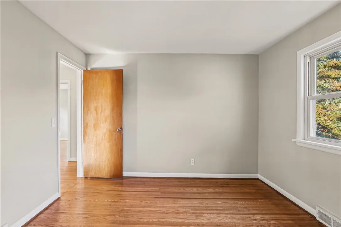 100 Scholfield Road West, Irondequoit, New York 14, Irondequoit, New York 14617, 3 Bedroom Bedrooms, 5 Room Rooms,1 BathroomBathrooms,Residential,For Sale,100 Scholfield Road West, Irondequoit, New York 14,0,R1725158