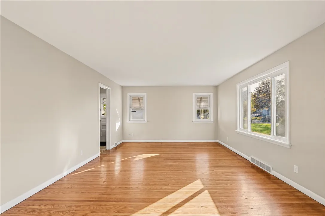 100 Scholfield Road West, Irondequoit, New York 14, Irondequoit, New York 14617, 3 Bedroom Bedrooms, 5 Room Rooms,1 BathroomBathrooms,Residential,For Sale,100 Scholfield Road West, Irondequoit, New York 14,0,R1725158