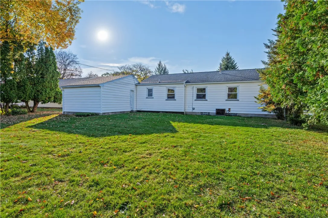 100 Scholfield Road West, Irondequoit, New York 14, Irondequoit, New York 14617, 3 Bedroom Bedrooms, 5 Room Rooms,1 BathroomBathrooms,Residential,For Sale,100 Scholfield Road West, Irondequoit, New York 14,0,R1725158