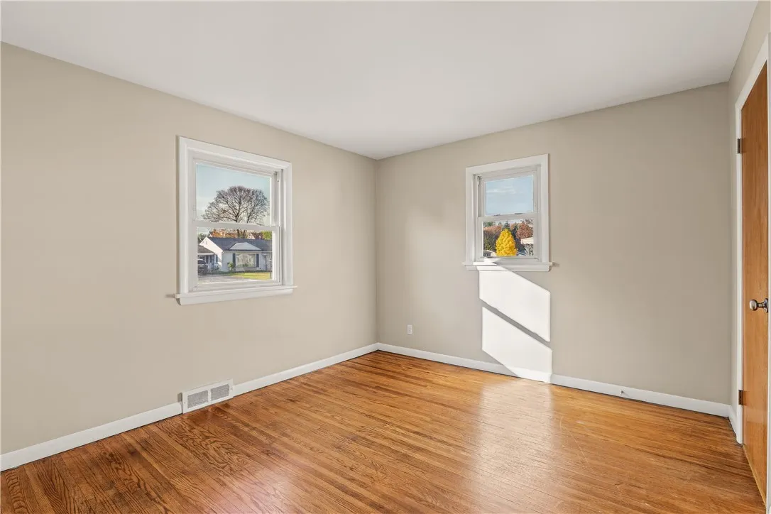 100 Scholfield Road West, Irondequoit, New York 14, Irondequoit, New York 14617, 3 Bedroom Bedrooms, 5 Room Rooms,1 BathroomBathrooms,Residential,For Sale,100 Scholfield Road West, Irondequoit, New York 14,0,R1725158