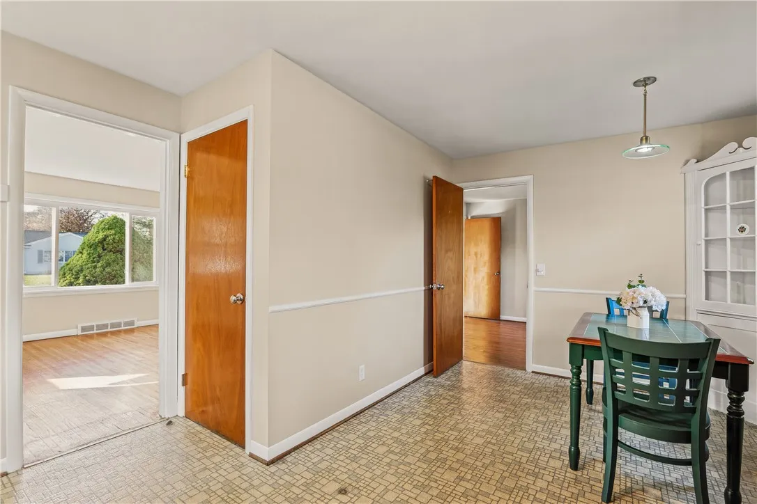 100 Scholfield Road West, Irondequoit, New York 14, Irondequoit, New York 14617, 3 Bedroom Bedrooms, 5 Room Rooms,1 BathroomBathrooms,Residential,For Sale,100 Scholfield Road West, Irondequoit, New York 14,0,R1725158