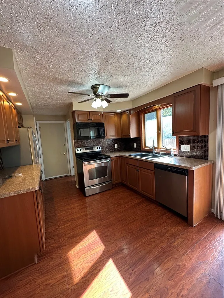 497 Crosby Lane, Greece, New York 14612, Greece, New York 14612, 3 Bedroom Bedrooms, 10 Room Rooms,1 BathroomBathrooms,Residential Lease,For Rent,497 Crosby Lane, Greece, New York 14612,0,R1725319