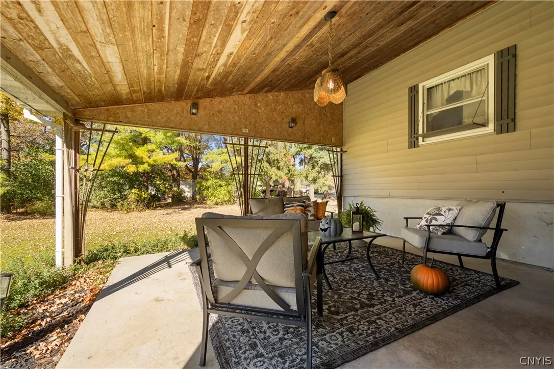 9690 Holman City Road, Paris, New York 13456, Paris, New York 13456, 3 Bedroom Bedrooms, 9 Room Rooms,2 BathroomBathrooms,Residential,For Sale,9690 Holman City Road, Paris, New York 13456,0,S1724904