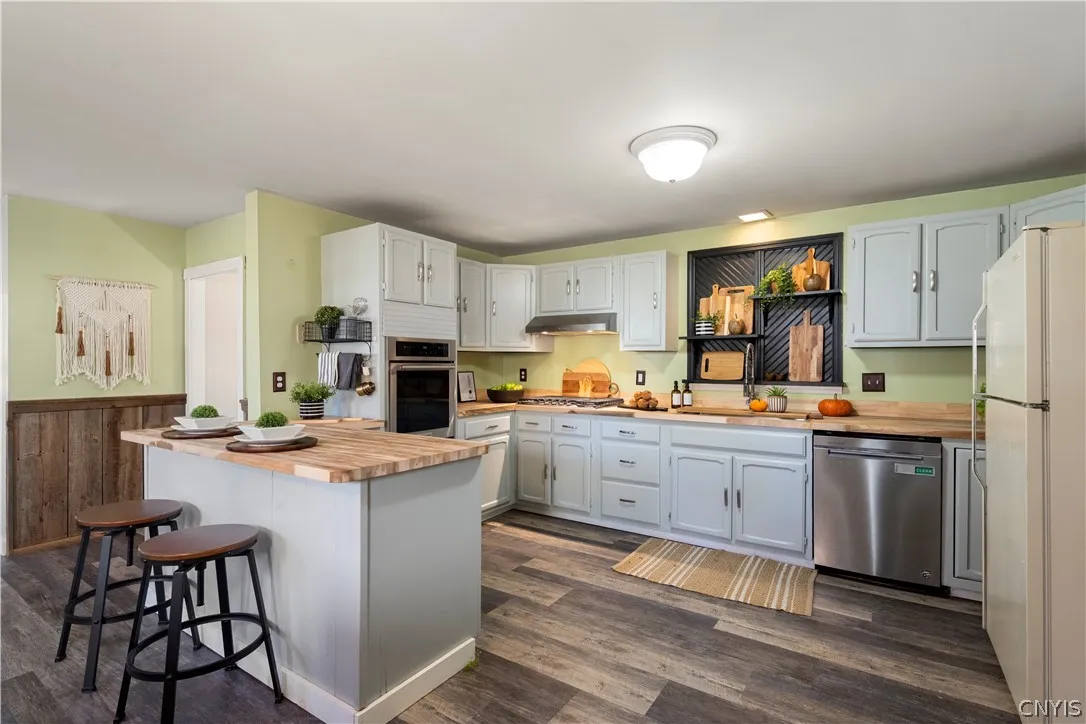 9690 Holman City Road, Paris, New York 13456, Paris, New York 13456, 3 Bedroom Bedrooms, 9 Room Rooms,2 BathroomBathrooms,Residential,For Sale,9690 Holman City Road, Paris, New York 13456,0,S1724904