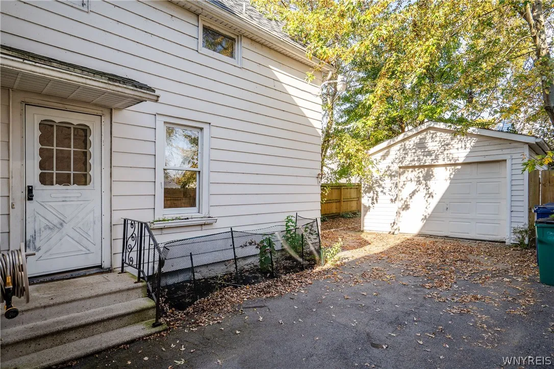118 Crowley Avenue, Buffalo, New York 14207, Buffalo, New York 14207, 3 Bedroom Bedrooms, 7 Room Rooms,2 BathroomBathrooms,Residential,For Sale,118 Crowley Avenue, Buffalo, New York 14207,0,B1725304