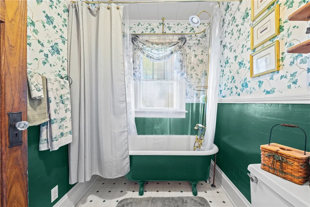 3885 West Walworth Road, Walworth, New York 14502, Walworth, New York 14502, 5 Bedroom Bedrooms, 10 Room Rooms,2 BathroomBathrooms,Residential,For Sale,3885 West Walworth Road, Walworth, New York 14502,0,R1724726