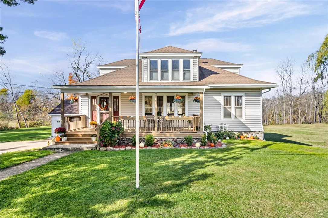 3885 West Walworth Road, Walworth, New York 14502, Walworth, New York 14502, 5 Bedroom Bedrooms, 10 Room Rooms,2 BathroomBathrooms,Residential,For Sale,3885 West Walworth Road, Walworth, New York 14502,0,R1724726