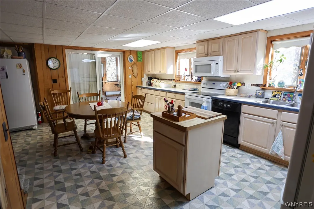 3975 State Route 58 3973, Gouverneur, New York 136, Gouverneur, New York 13642, 5 Bedroom Bedrooms, 14 Room Rooms,2 BathroomBathrooms,Residential,For Sale,3975 State Route 58 3973, Gouverneur, New York 136,0,B1723137