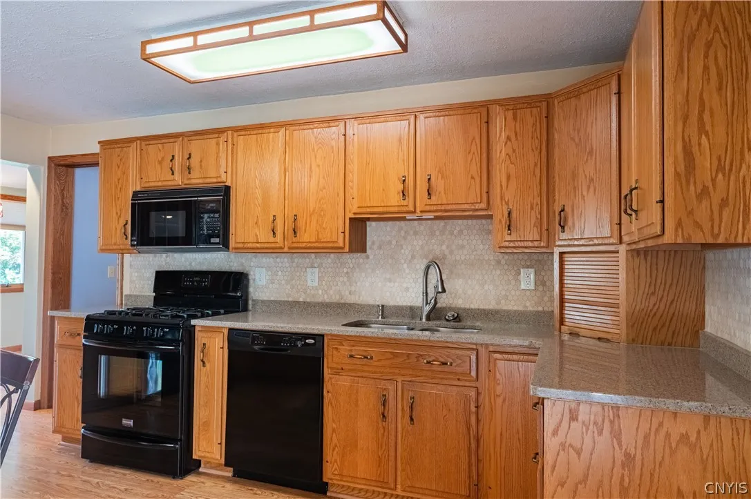 525 Utica Road, Utica, New York 13502, Utica, New York 13502, 3 Bedroom Bedrooms, 8 Room Rooms,1 BathroomBathrooms,Residential,For Sale,525 Utica Road, Utica, New York 13502,0,S1725341