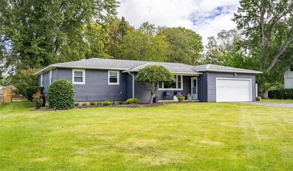 32 Kaywood Drive, Greece, New York 14626, Greece, New York 14626, 4 Bedroom Bedrooms, 6 Room Rooms,1 BathroomBathrooms,Residential,For Sale,32 Kaywood Drive, Greece, New York 14626,0,R1725280