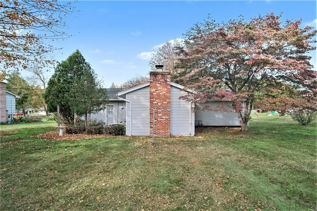 11 Crystal Springs Lane, Perinton, New York 14450, Perinton, New York 14450, 3 Bedroom Bedrooms, 6 Room Rooms,1 BathroomBathrooms,Residential,For Sale,11 Crystal Springs Lane, Perinton, New York 14450,0,R1724930