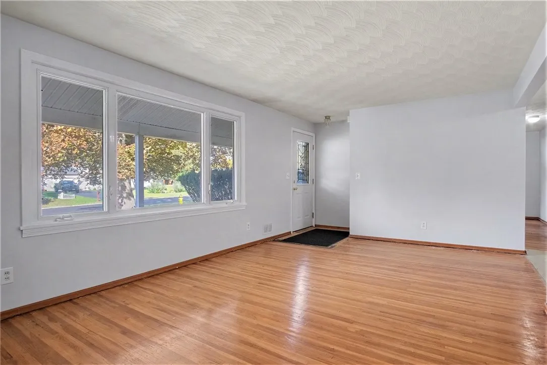 11 Crystal Springs Lane, Perinton, New York 14450, Perinton, New York 14450, 3 Bedroom Bedrooms, 6 Room Rooms,1 BathroomBathrooms,Residential,For Sale,11 Crystal Springs Lane, Perinton, New York 14450,0,R1724930