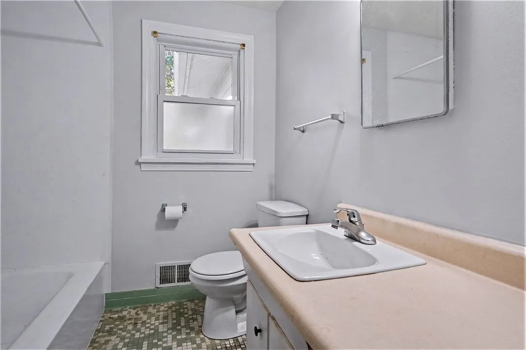 11 Crystal Springs Lane, Perinton, New York 14450, Perinton, New York 14450, 3 Bedroom Bedrooms, 6 Room Rooms,1 BathroomBathrooms,Residential,For Sale,11 Crystal Springs Lane, Perinton, New York 14450,0,R1724930