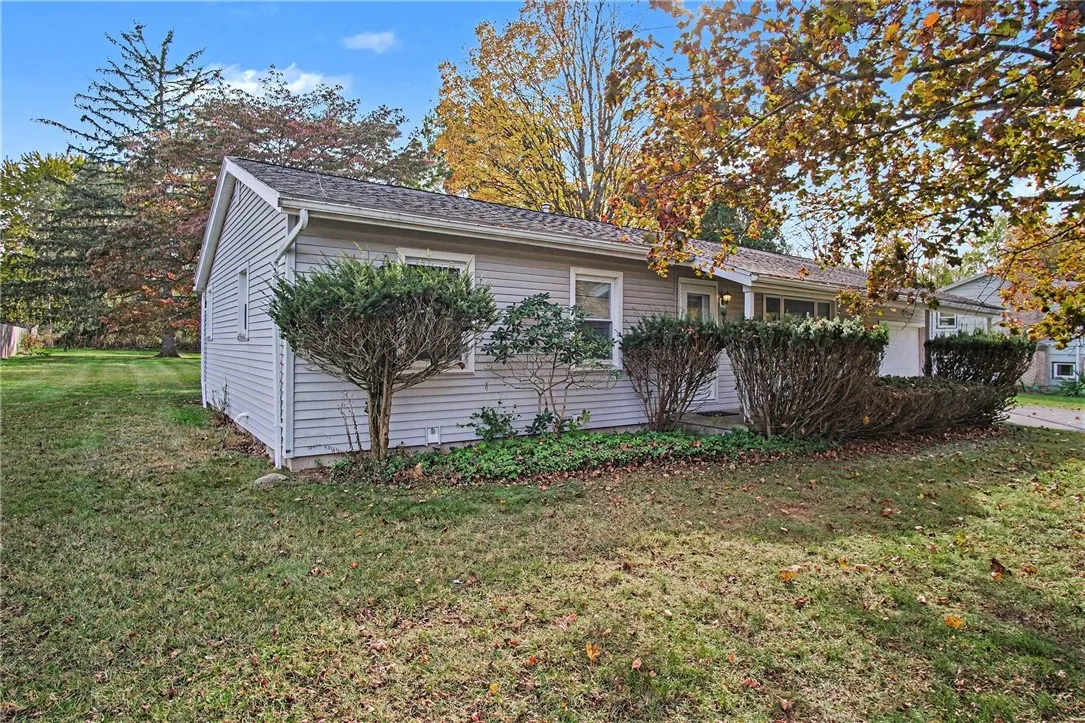 11 Crystal Springs Lane, Perinton, New York 14450, Perinton, New York 14450, 3 Bedroom Bedrooms, 6 Room Rooms,1 BathroomBathrooms,Residential,For Sale,11 Crystal Springs Lane, Perinton, New York 14450,0,R1724930
