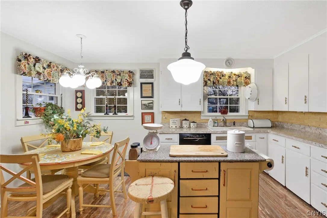 100 Prospect Street, Lenox, New York 13032, Lenox, New York 13032, 3 Bedroom Bedrooms, 8 Room Rooms,2 BathroomBathrooms,Residential,For Sale,100 Prospect Street, Lenox, New York 13032,0,S1721858