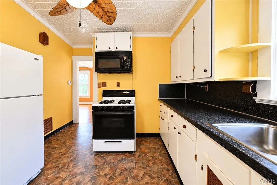 207 Mooney Ave, Syracuse, New York 13206, Syracuse, New York 13206, 3 Bedroom Bedrooms, 7 Room Rooms,1 BathroomBathrooms,Residential,For Sale,207 Mooney Ave, Syracuse, New York 13206,0,S1725021
