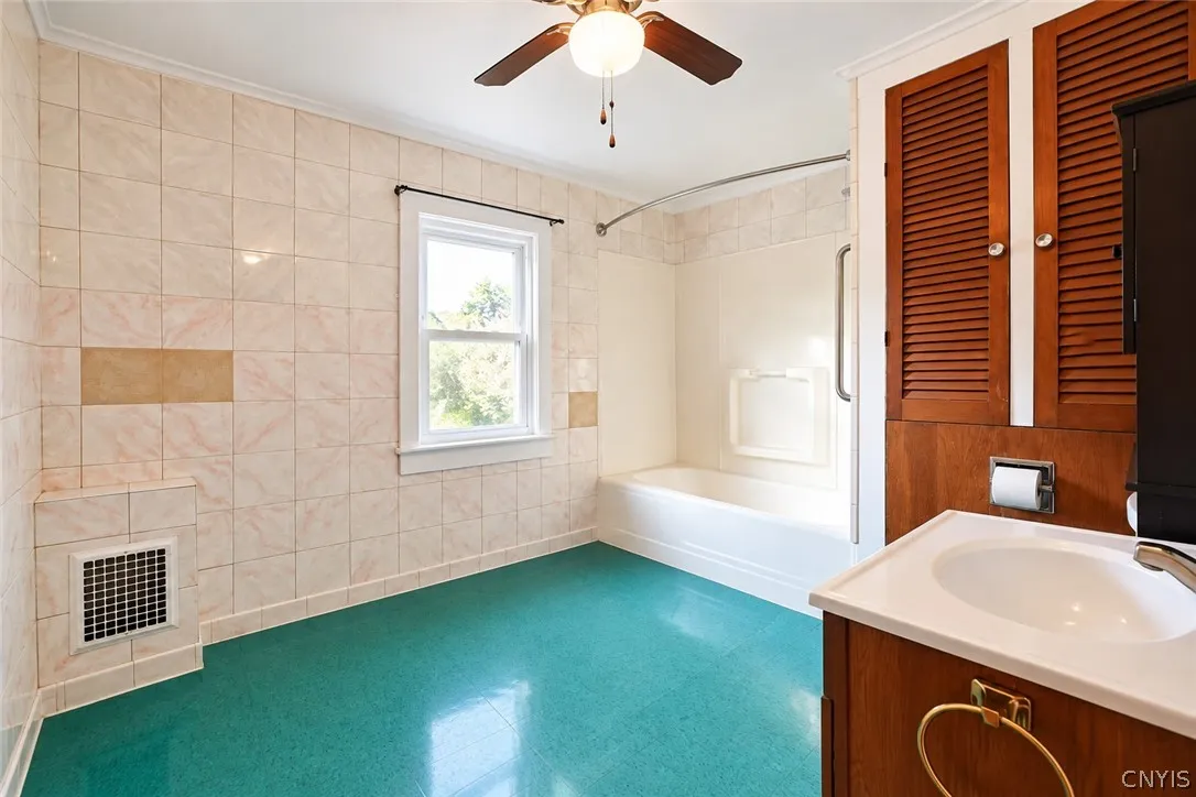 207 Mooney Ave, Syracuse, New York 13206, Syracuse, New York 13206, 3 Bedroom Bedrooms, 7 Room Rooms,1 BathroomBathrooms,Residential,For Sale,207 Mooney Ave, Syracuse, New York 13206,0,S1725021