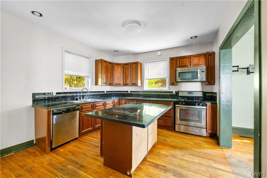 802 Symonds Place, Utica, New York 13502, Utica, New York 13502, 3 Bedroom Bedrooms, 6 Room Rooms,1 BathroomBathrooms,Residential,For Sale,802 Symonds Place, Utica, New York 13502,0,S1724780