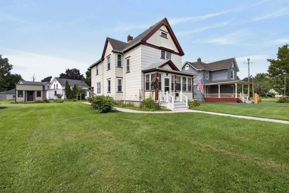 3226 State St, Caledonia, New York 14423, Caledonia, New York 14423, 4 Bedroom Bedrooms, 10 Room Rooms,1 BathroomBathrooms,Residential,For Sale,3226 State St, Caledonia, New York 14423,0,R1725290
